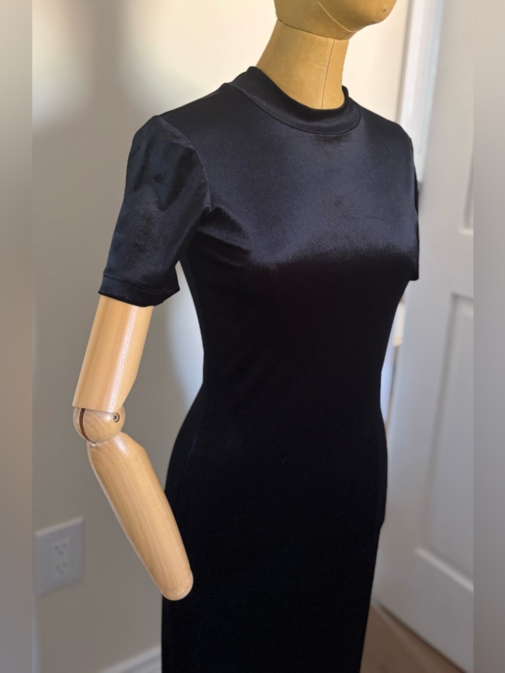 NWOT ZARA TRAFALUC Black Short-Sleeve Velvet-Look Bodycon Dress (S) - Picture 3 of 6